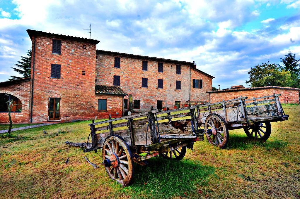 Albergo La Foresteria Bettolle Exterior foto